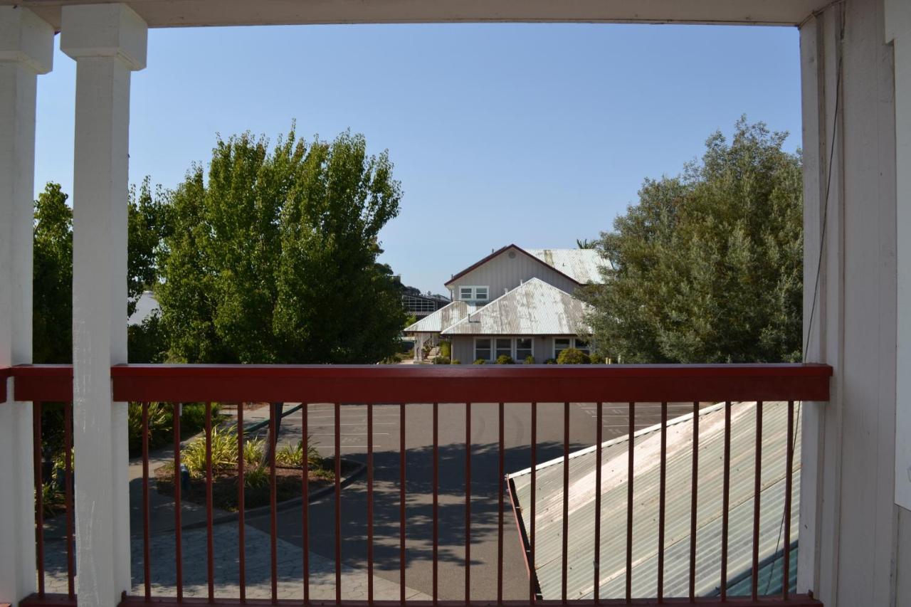 Sebastopol Inn Zewnętrze zdjęcie